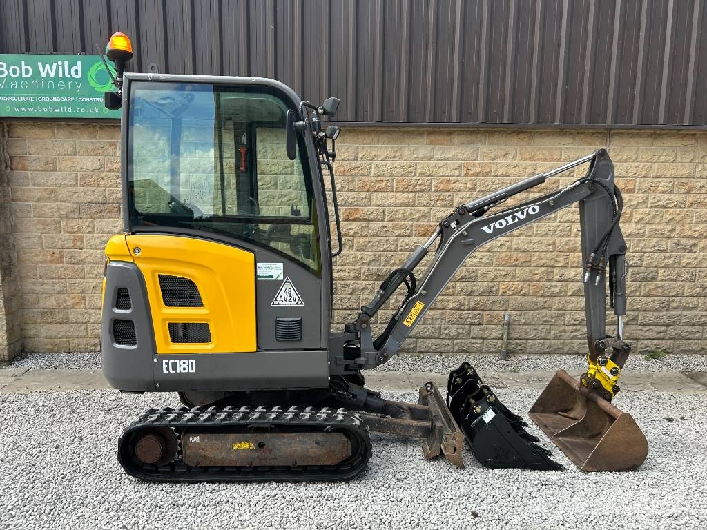 Volvo EC18D 小型挖掘机