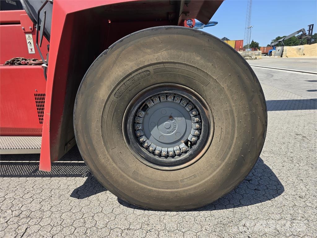 Kalmar DRG450-60S5 Reachstackers