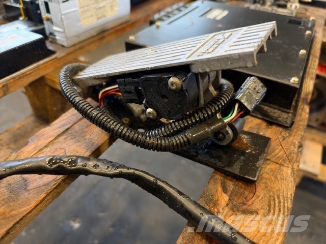 Doosan DL 300-5 USED CAB PARTS HYDRAULIC+ELECTRIC Cabine en interieur