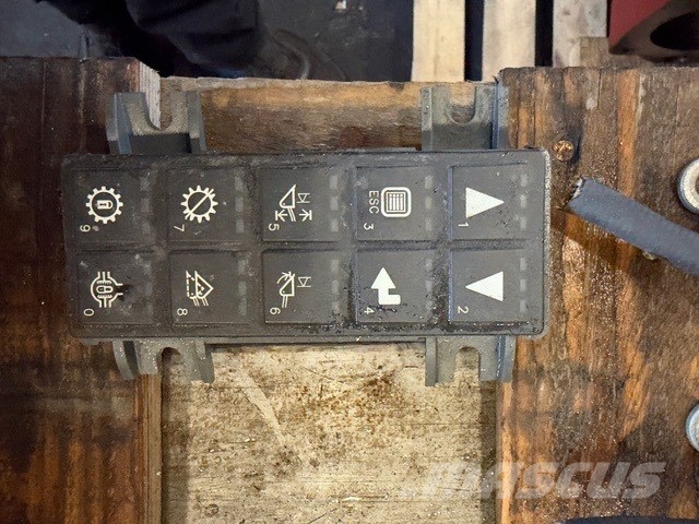 Doosan DL 300-5 USED CAB PARTS HYDRAULIC+ELECTRIC Cabine en interieur