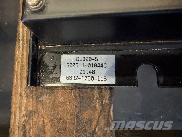 Doosan DL 300-5 USED CAB PARTS HYDRAULIC+ELECTRIC Cabine en interieur