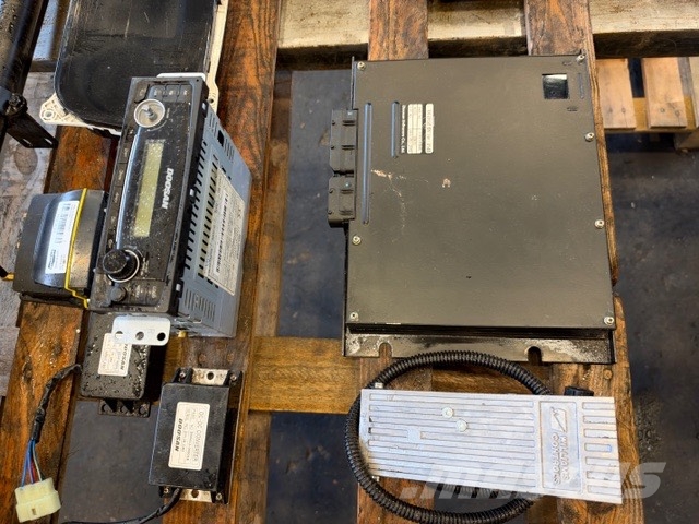 Doosan DL 300-5 USED CAB PARTS HYDRAULIC+ELECTRIC Cabine en interieur