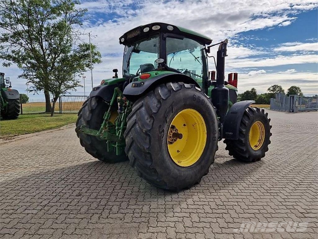 John Deere 6215R DirectDrive Traktoren