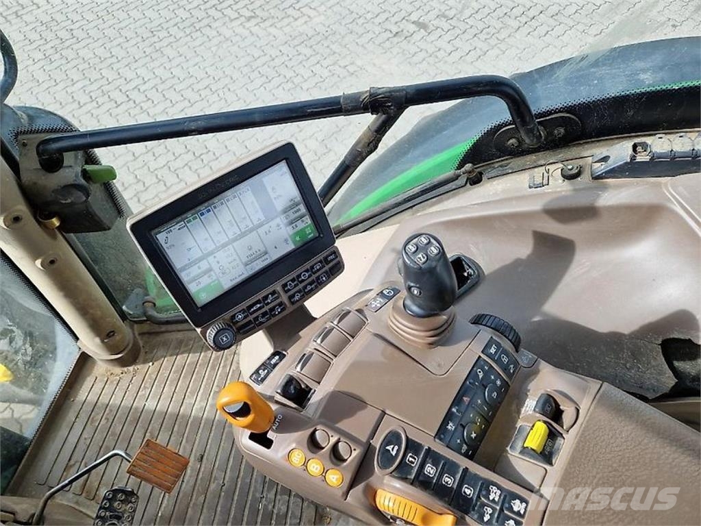John Deere 6215R DirectDrive Traktoren