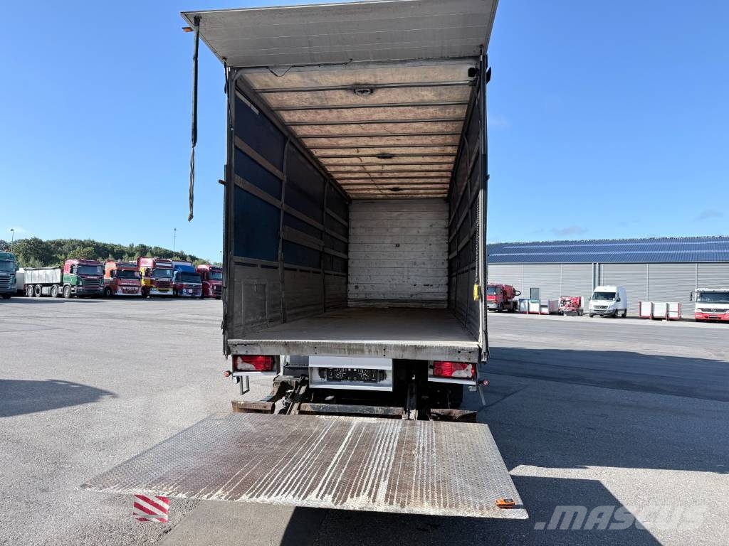 Scania P280 4x2 Euro 5 7,7 m Curtainsider and Taillift Lastbil - Gardin