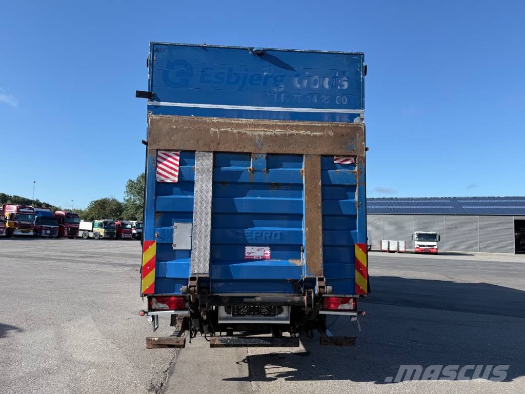 Scania P280 4x2 Euro 5 7,7 m Curtainsider and Taillift Lastbil - Gardin