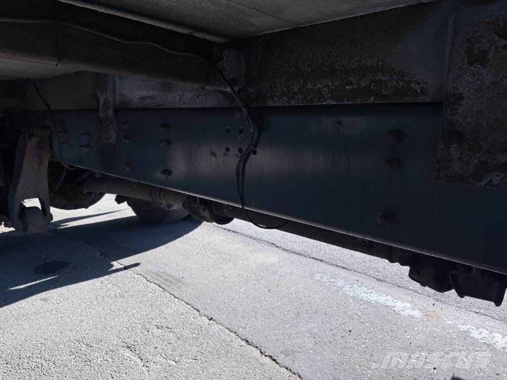 Scania P280 4x2 Euro 5 7,7 m Curtainsider and Taillift Lastbil - Gardin