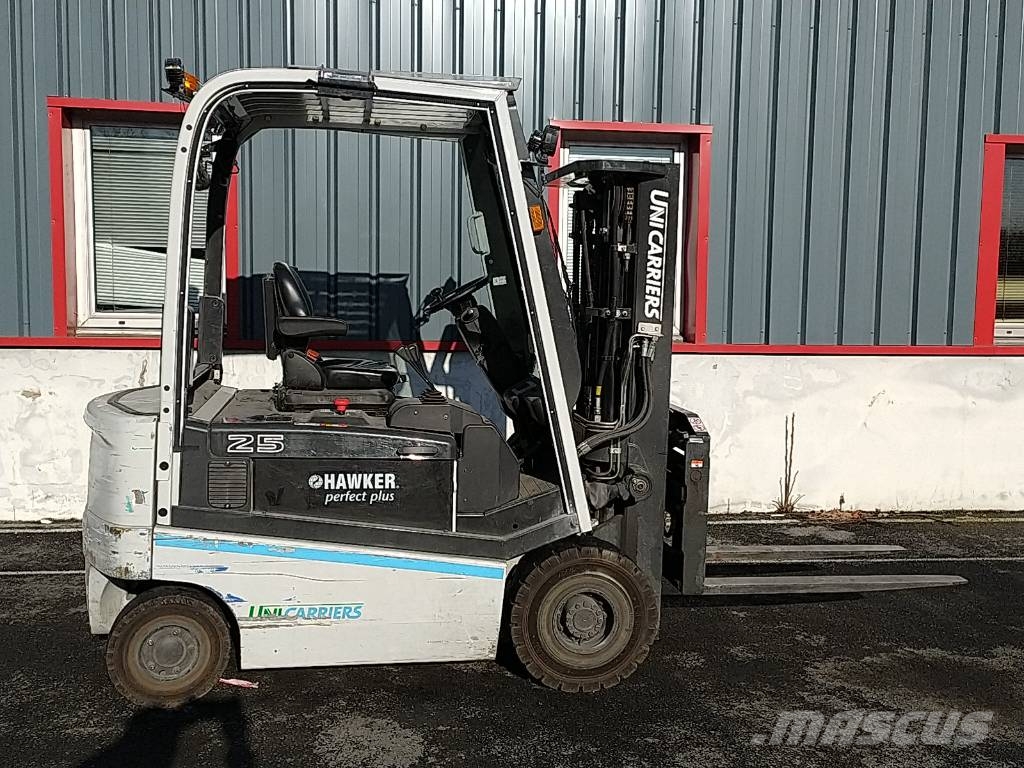UniCarriers QX2-25 Elektriniai šakiniai krautuvai