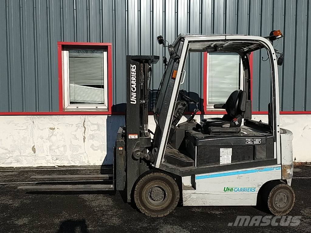 UniCarriers QX2-25 Elektriniai šakiniai krautuvai