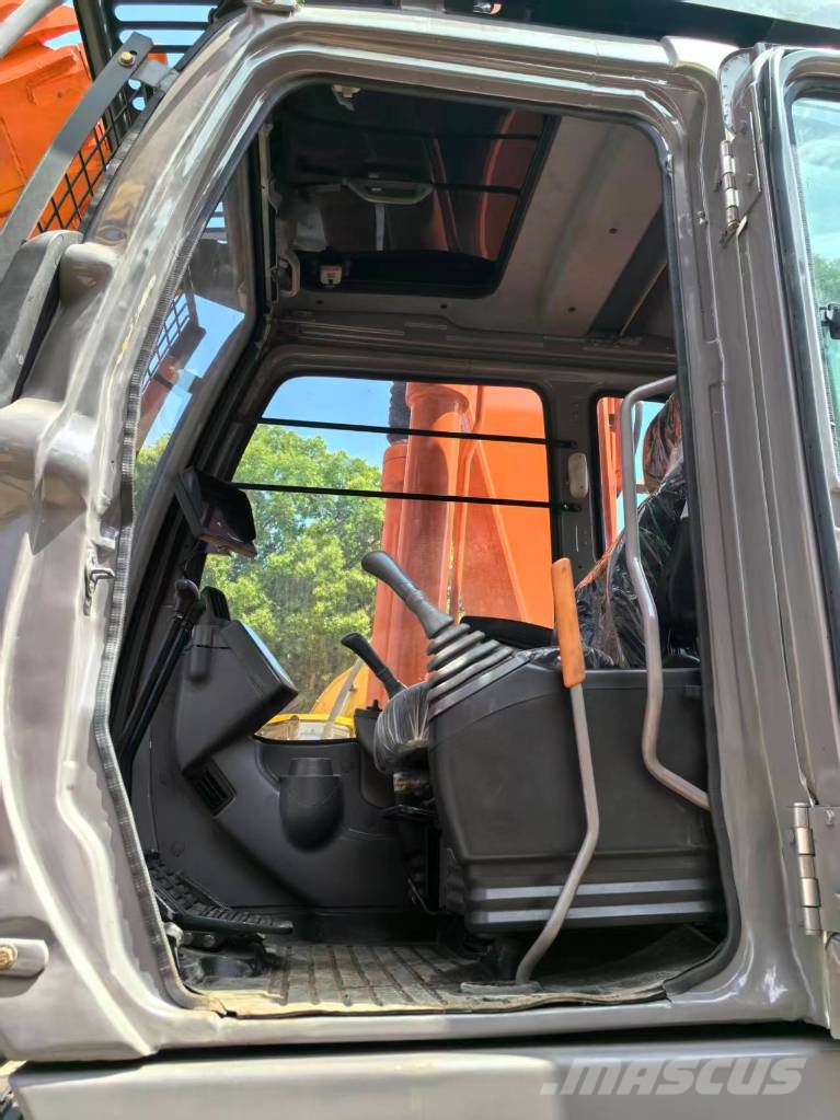 Hitachi ZX 200-3 G Kāpurķēžu ekskavatori