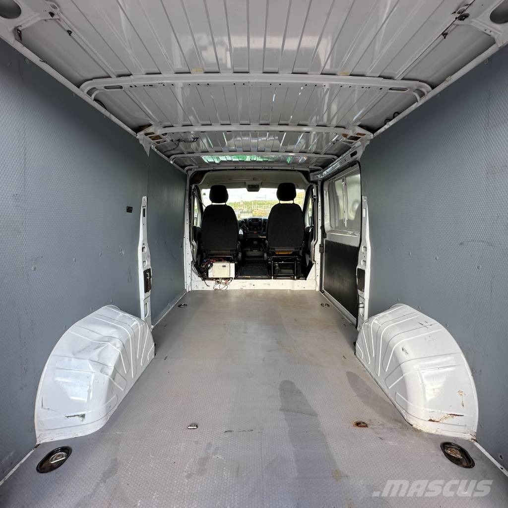 Fiat Ducato 2.3 Multijet Euro 6 / Schwertransport-Begle Vehículos de caha cerrada