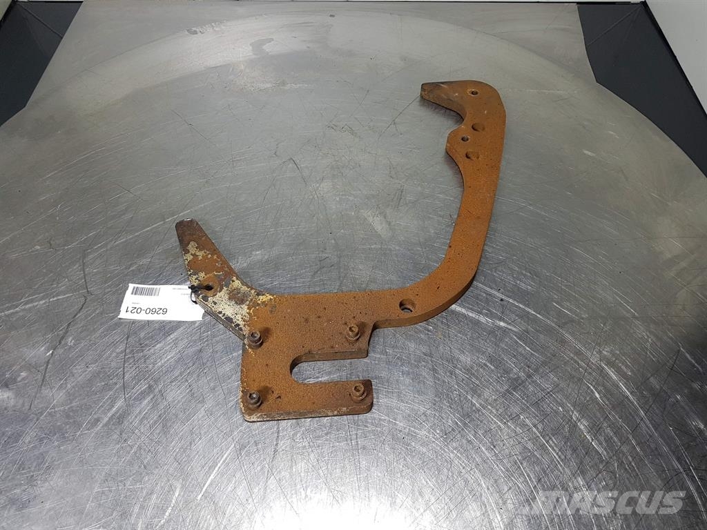 CLAAS TORION1812-Liebherr 12484842-Mud guard space الشاسيه والتعليق