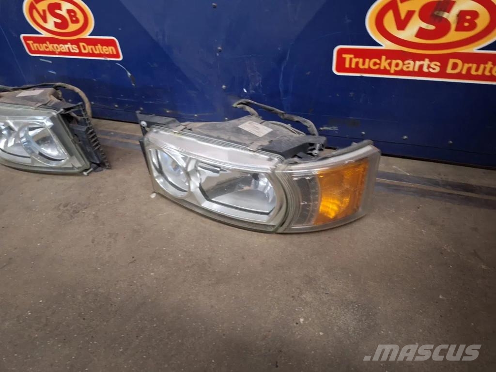 Scania 2x Koplamp origineel scania h7 トラック・トレーラー - 　その他