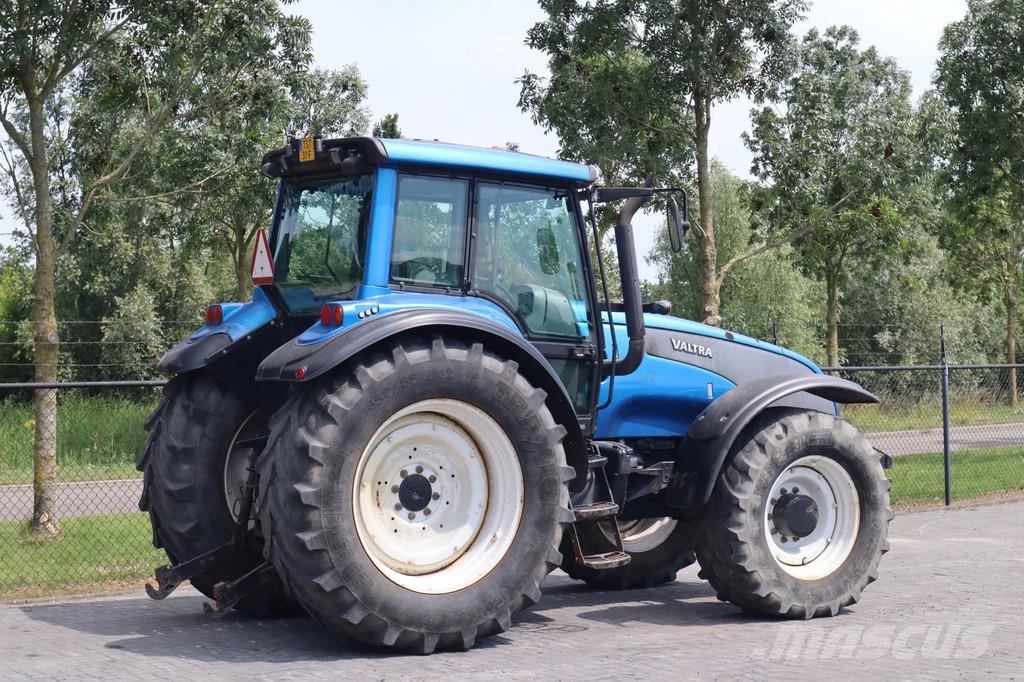Valtra T160 AC5.5 | MANUEL | POWERSHIFT | DUTCH MACHINE Tractoren