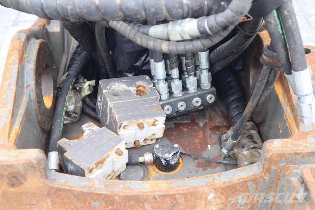 Oil Quick OQ70 | 2022 | GOOD CONDITION Cisailles