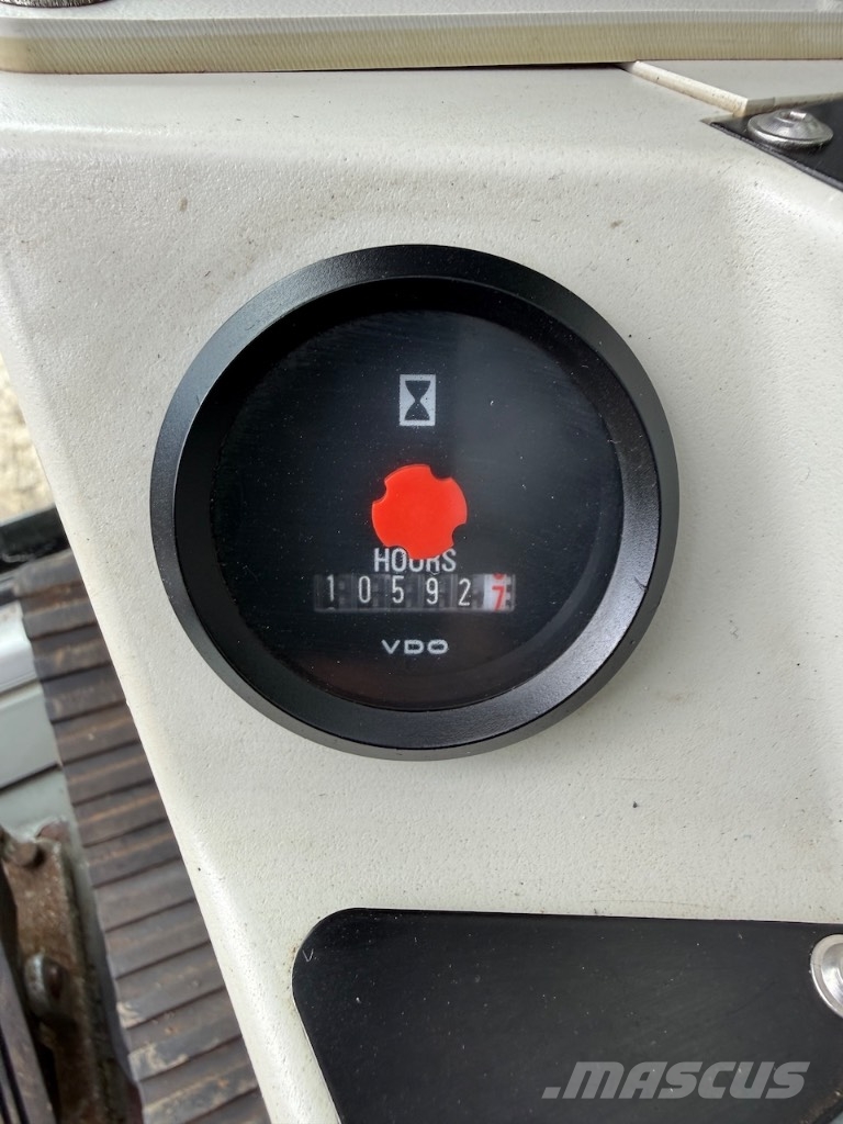 Sennebogen 830 E - 830 M - 830 ME - 830E Bagri za prekladanje primarnih/sekundarnih surovin