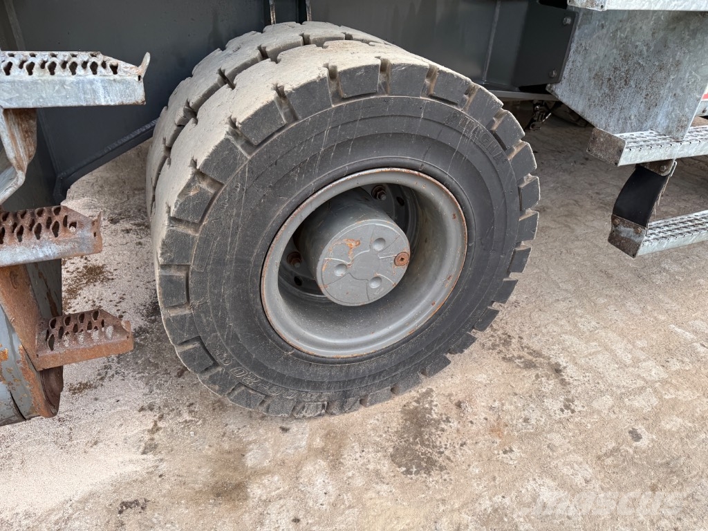 Sennebogen 830 E - 830 M - 830 ME - 830E Bagri za prekladanje primarnih/sekundarnih surovin