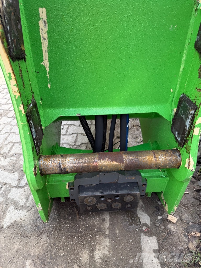 Sennebogen 830 E - 830 M - 830 ME - 830E Bagri za prekladanje primarnih/sekundarnih surovin