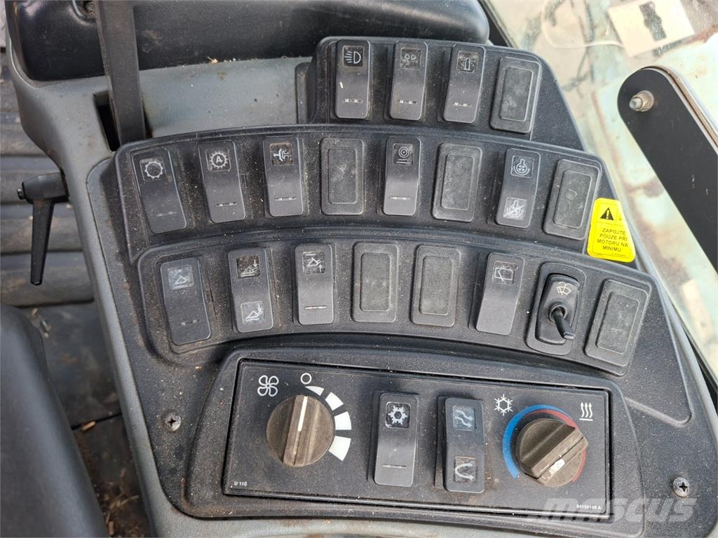 New Holland W 190 C LR 4X4 Прочие фургоны