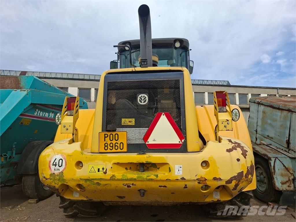 New Holland W 190 C LR 4X4 Прочие фургоны