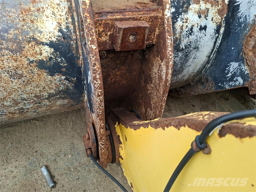 New Holland W 190 C LR 4X4 Прочие фургоны