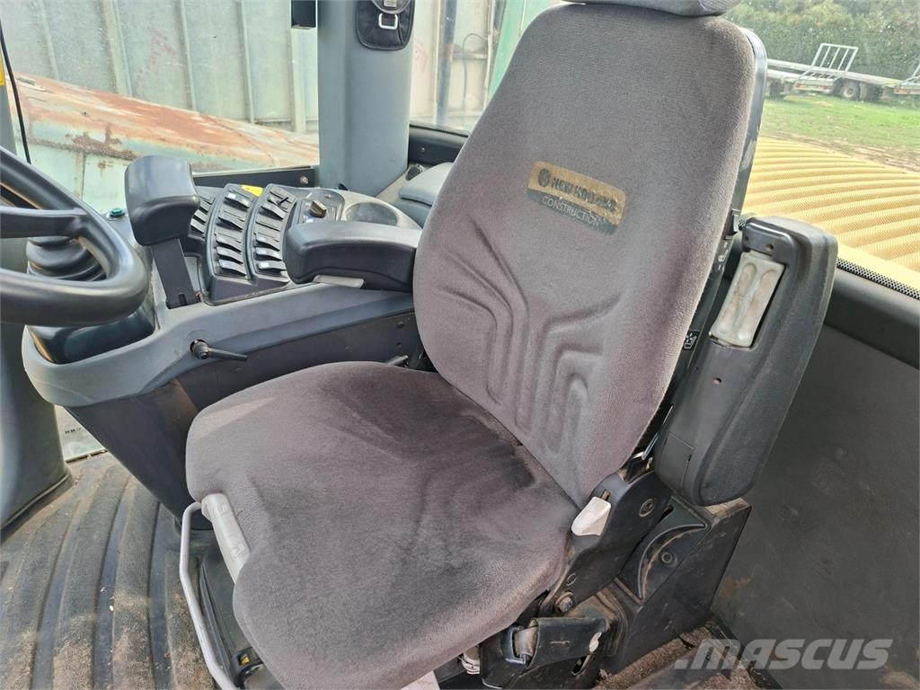 New Holland W 190 C LR 4X4 Прочие фургоны