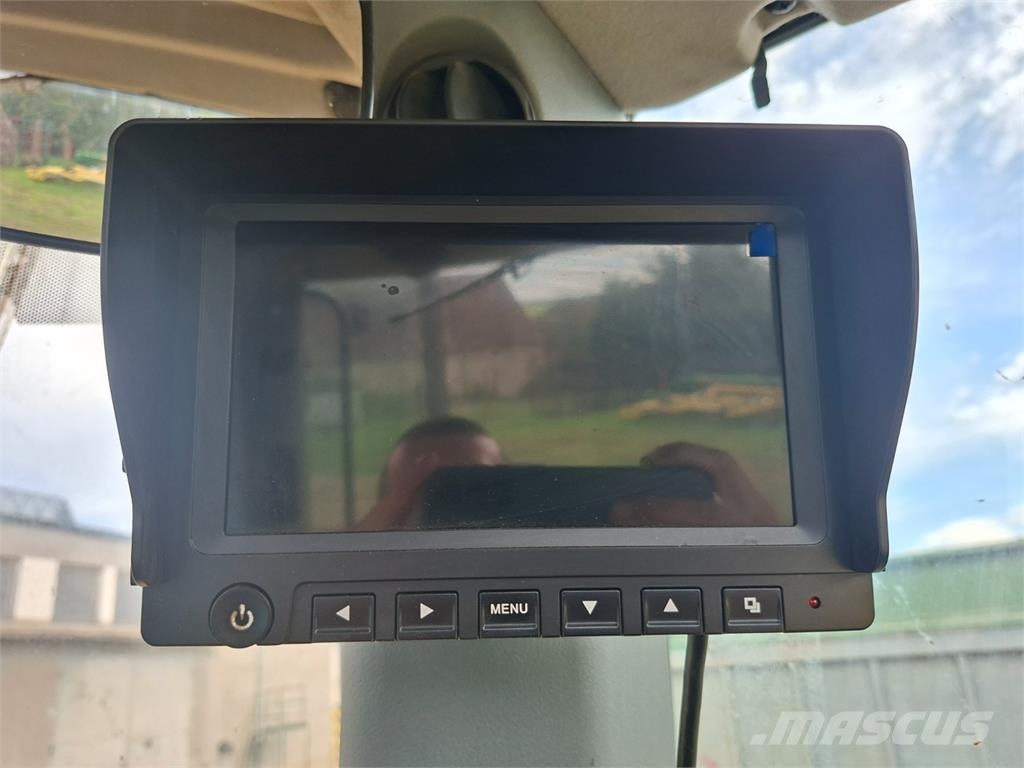New Holland W 190 C LR 4X4 Прочие фургоны