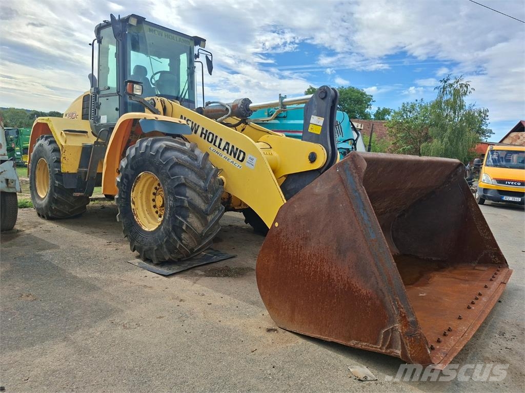 New Holland W 190 C LR 4X4 Прочие фургоны