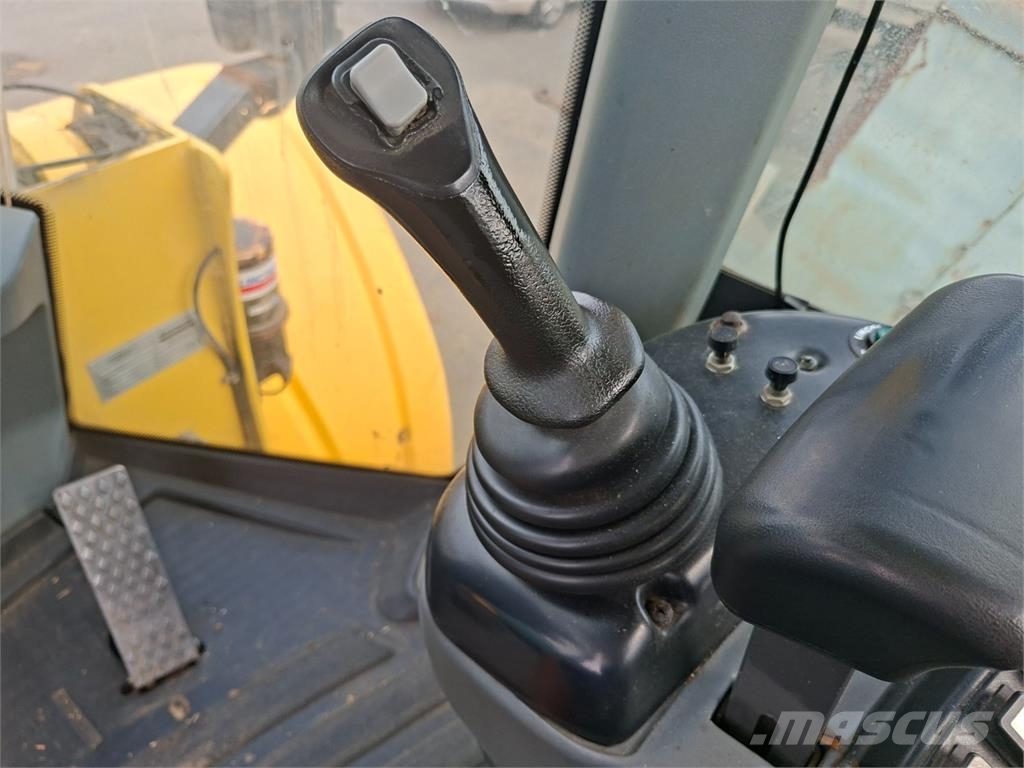 New Holland W 190 C LR 4X4 Прочие фургоны