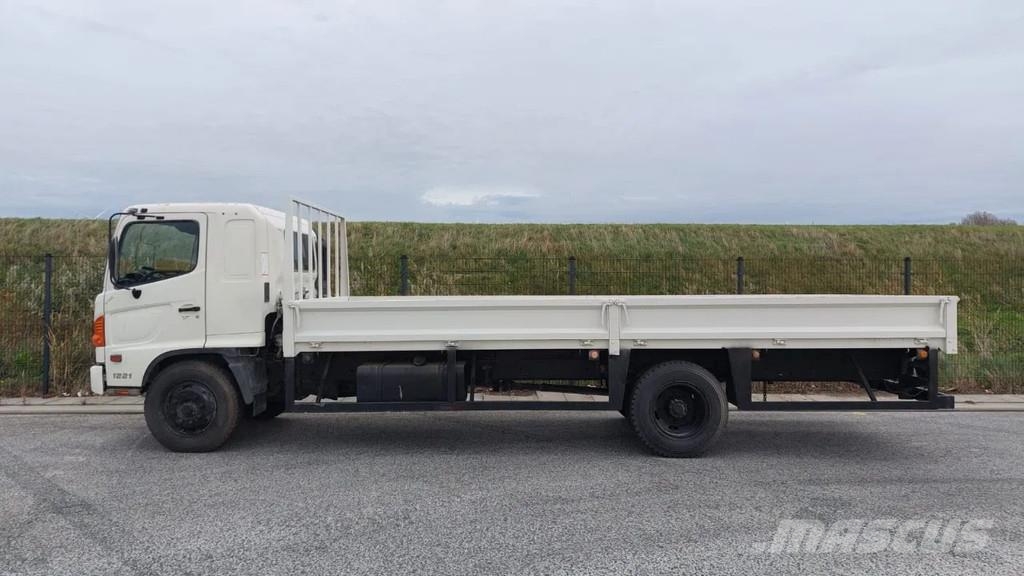 Hino GD1JLUA 11,9 TON GROSS Caja abierta/laterales abatibles