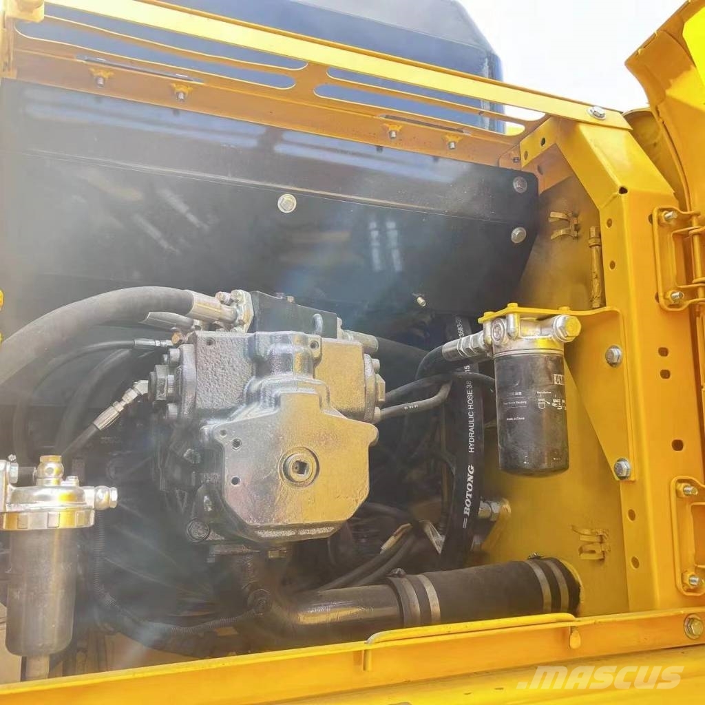 Komatsu PC 300 حفارات زحافة