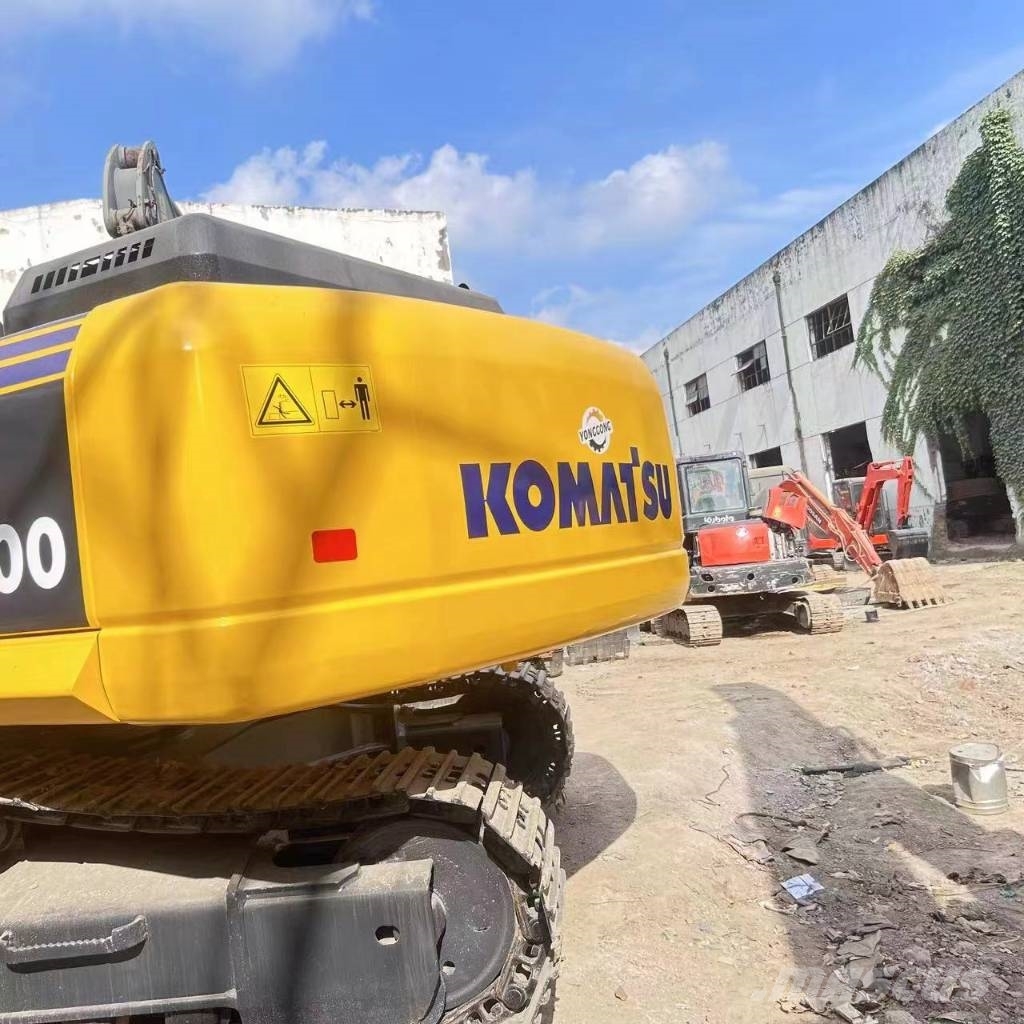 Komatsu PC 300 حفارات زحافة
