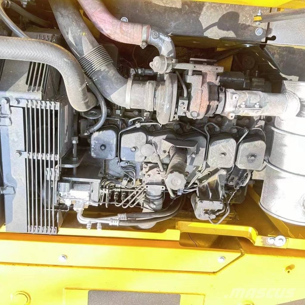 Komatsu PC 300 حفارات زحافة