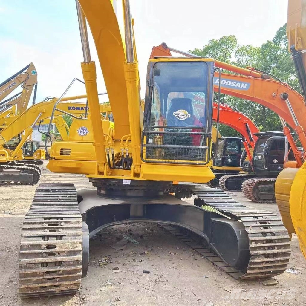Komatsu PC 300 حفارات زحافة