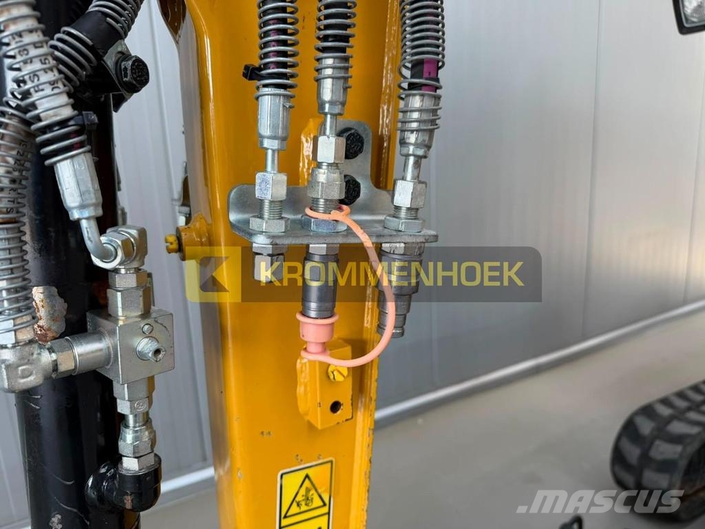 CAT 301.8 Mini pelle < 7t
