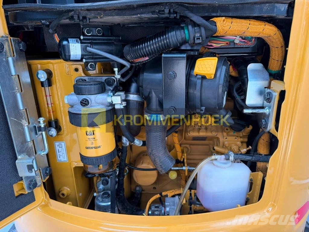 CAT 301.8 Mini pelle < 7t