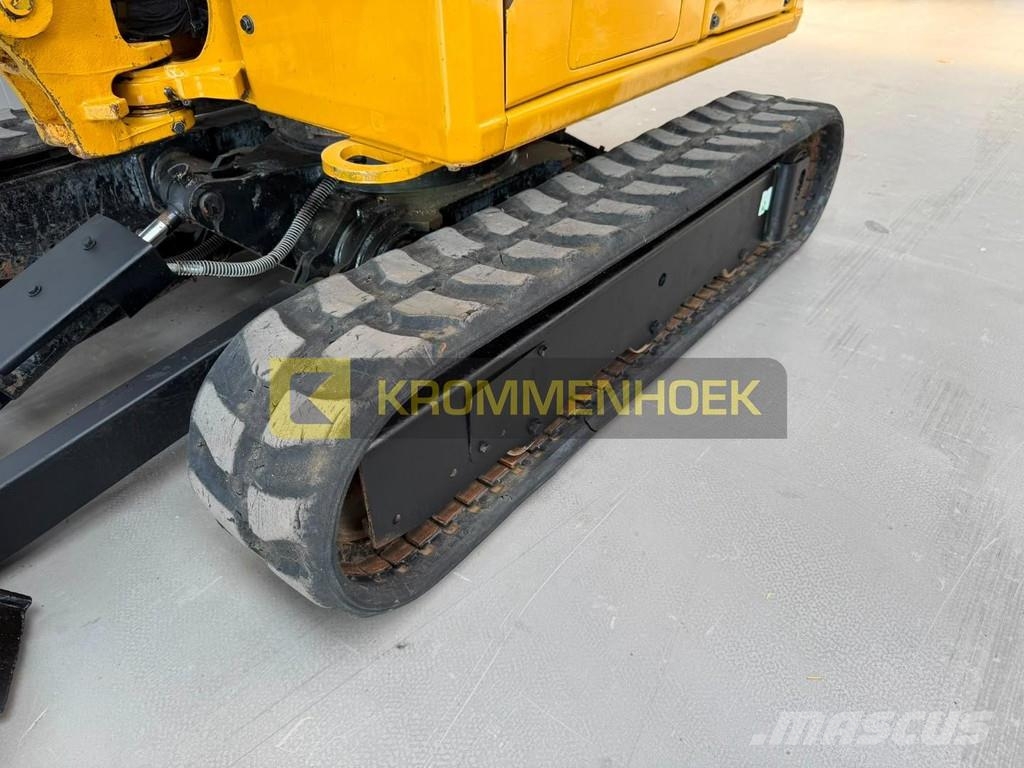 CAT 301.8 Mini pelle < 7t