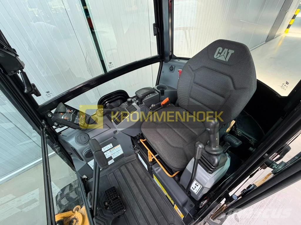 CAT 301.8 Mini pelle < 7t