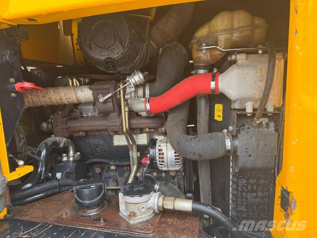 JCB 9T Vehículos compactos de volteo
