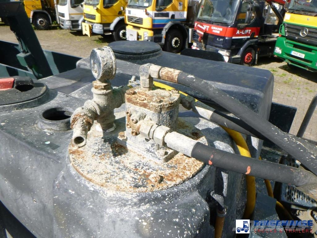 Mercedes-Benz Atego 1823 4x2 Putzmeister concrete pump 16 m Betonpomptrucks