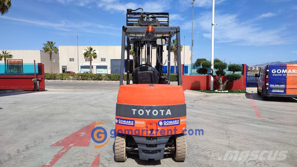 Toyota 7 FBM 30 Electric forklifts