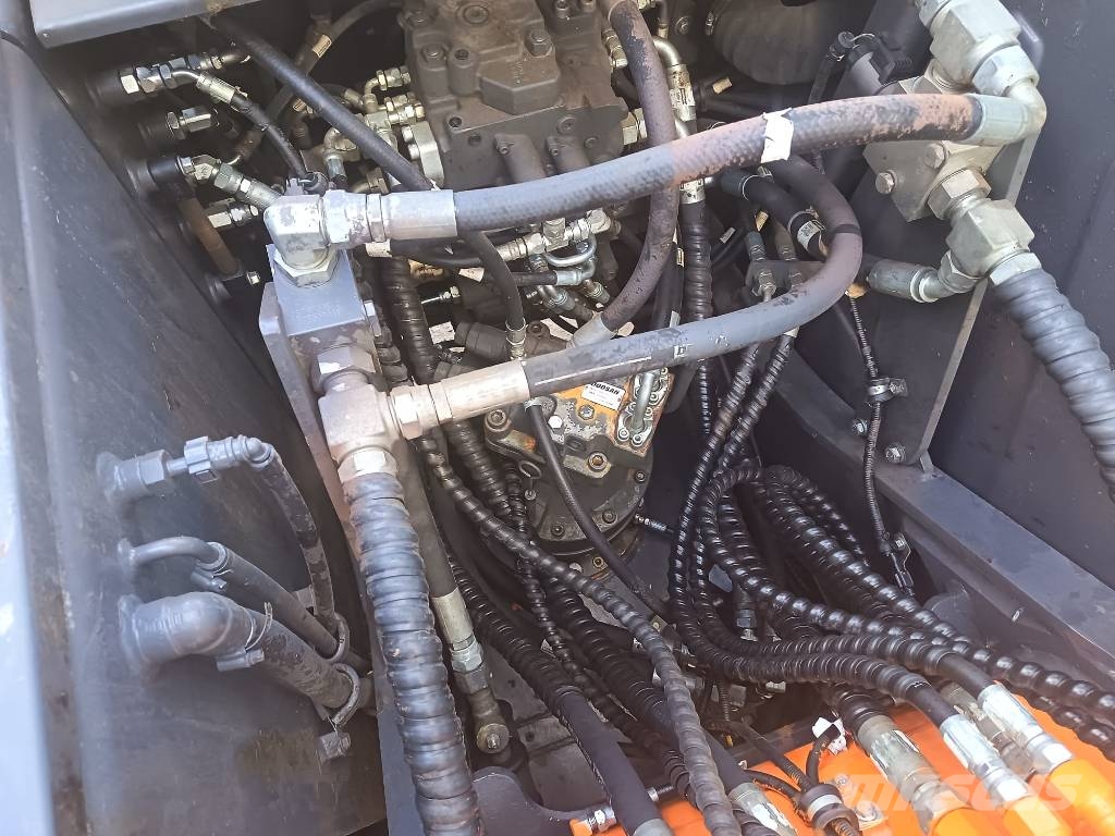 Doosan DX160LCH-5 Гусеничні екскаватори
