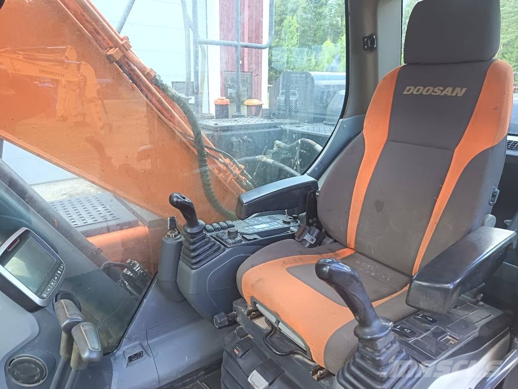 Doosan DX160LCH-5 Гусеничні екскаватори