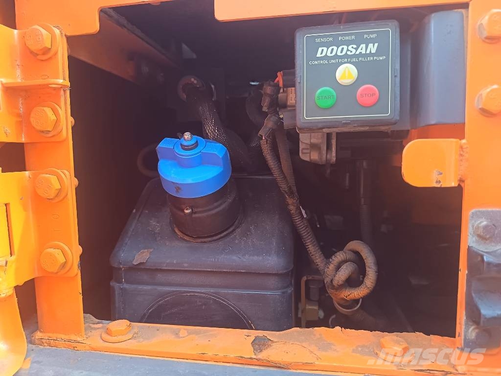 Doosan DX160LCH-5 Гусеничні екскаватори
