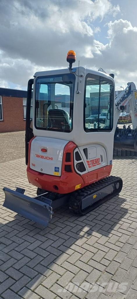 Takeuchi TB320 Miniescavatori