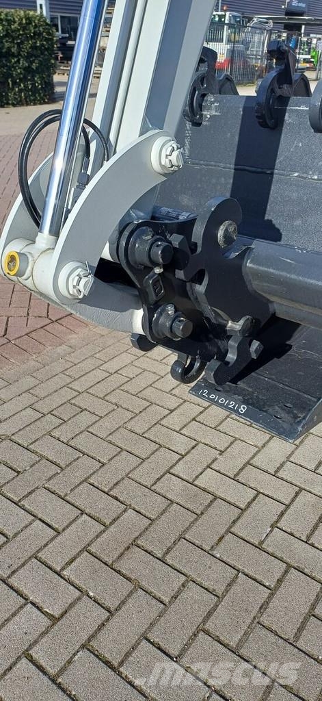 Takeuchi TB320 Miniescavatori