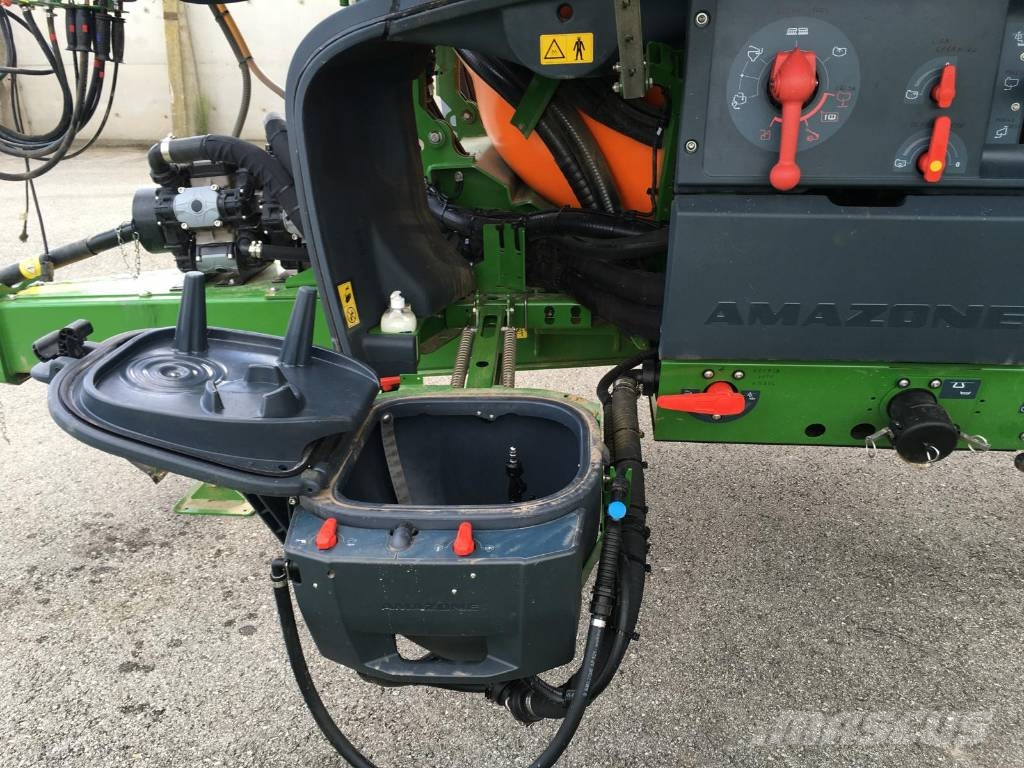 Amazone UX 7601 Super Dragna sprutor