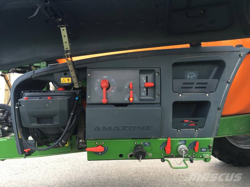 Amazone UX 7601 Super Dragna sprutor