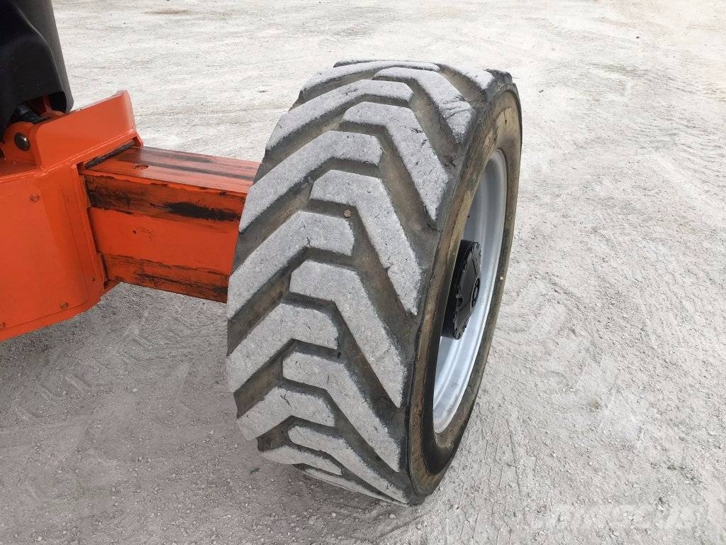 JLG 1350 SJP Kĺbové plošiny