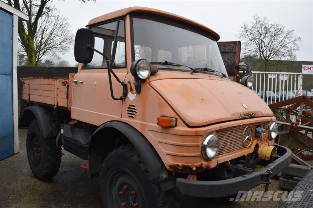 MB Trac Unimog U421 Tractors